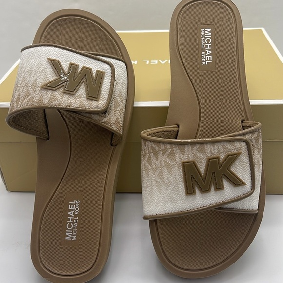 Michael Kors Shoes - Michael Kors Slide Logo Sandals Palmer Ombré Signature
Husk 
NWT